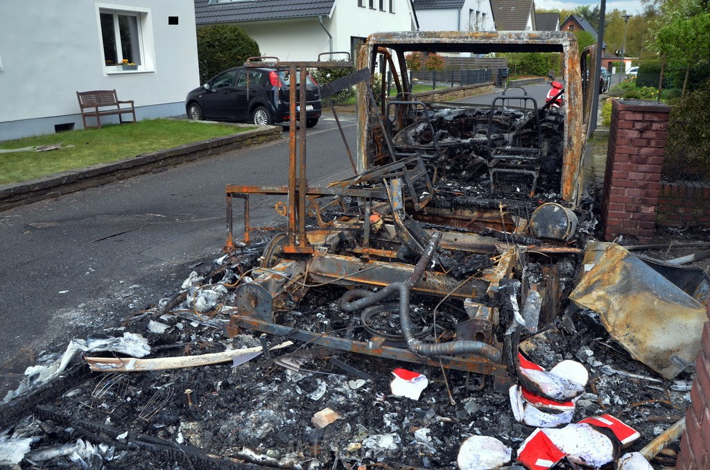 Wohnmobilbrand Koeln Rath Walhallstr P047.JPG - Miklos Laubert